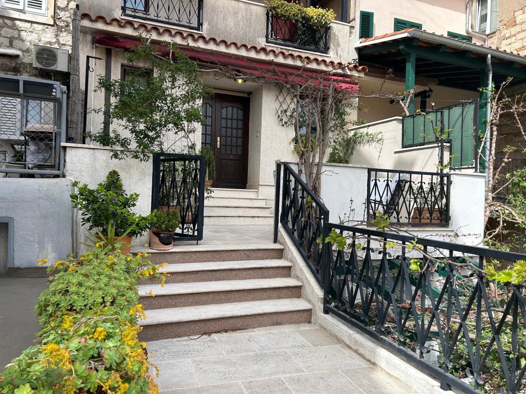 Guesthouse Fjaka スプリト エクステリア 写真